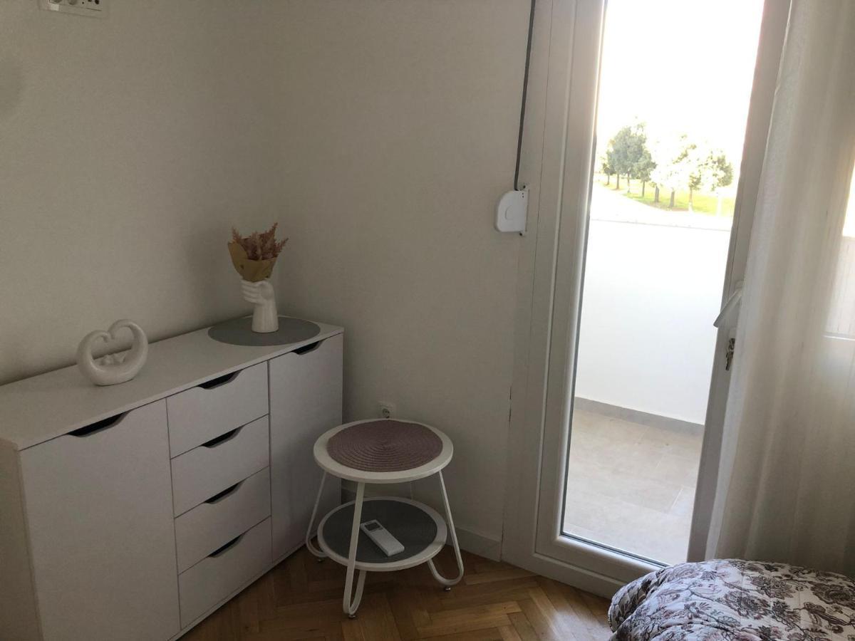 Apartman Lana Apartment ซาดาร์ ภายนอก รูปภาพ