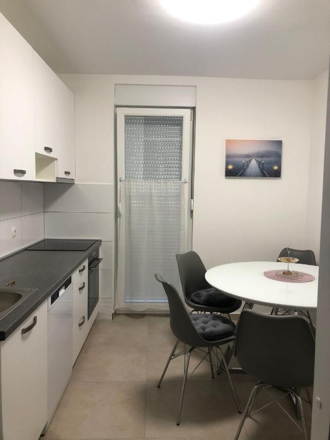 Apartman Lana Apartment ซาดาร์ ภายนอก รูปภาพ