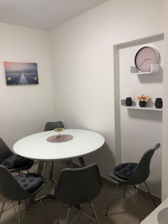 Apartman Lana Apartment ซาดาร์ ภายนอก รูปภาพ